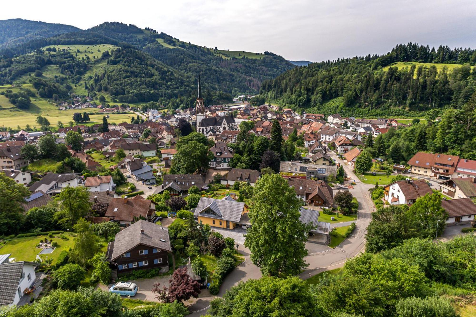 Ferienwohnung Schoenblick Шенау-ім-Шварцвальд Екстер'єр фото